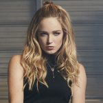 caity lotz